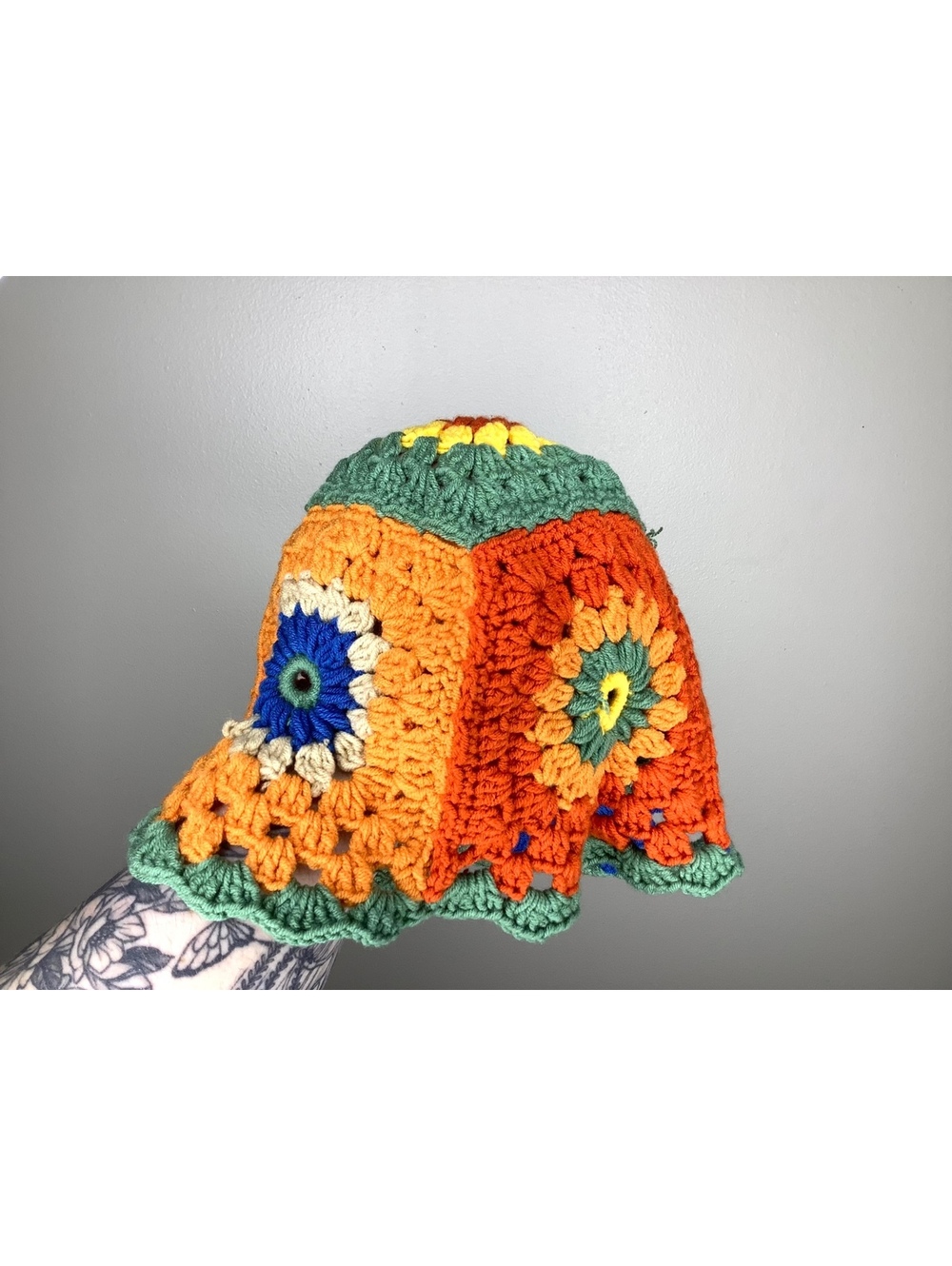 < Handmade Granny Square Crochet Knit Bucket Hat > - Picture 4 of 4